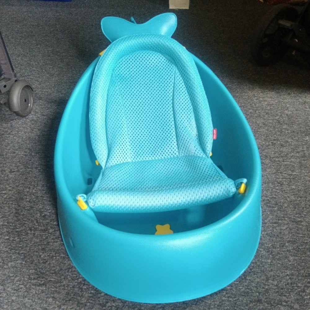 Baby bath tub
